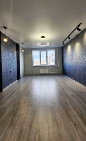 Зх комнатная квартира с ремонтом 10Мкр