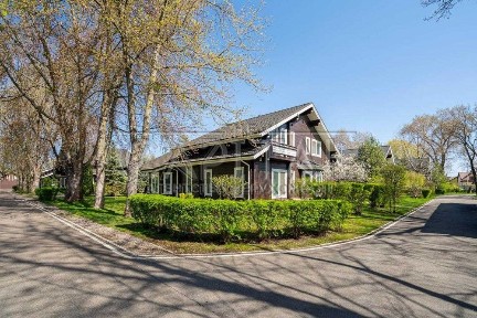 Оренда будинку з басейном в Боярці!