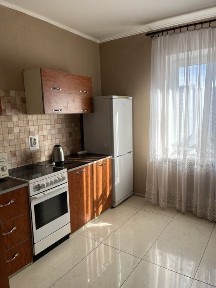 Київ, Дарницький, вулиця Олени Пчілки 2б