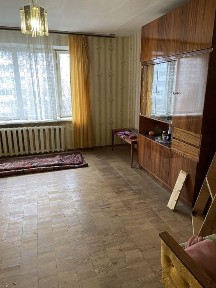 продам 2-кімнатну квартиру. Вул. Героїв Десантників