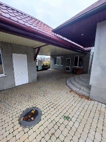 Біленьке, доглянутий будинок з ремонтом