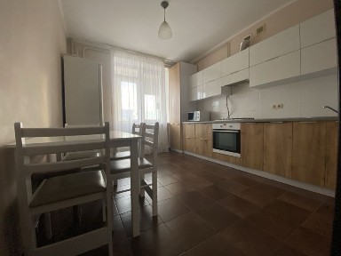 Оренда 2 кімнатної квартири, вул. Коновальця