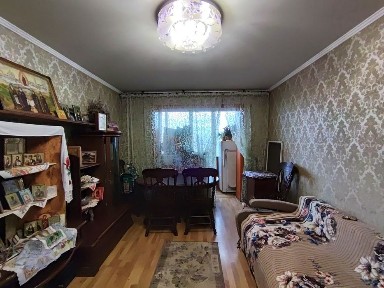 Продається трикімнатна квартира на масиві в м. Васильків. 48000$