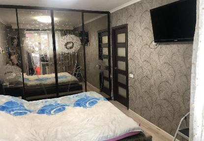 Продам 2-кімнатну квартиру Київ вул. Симиренко 25а EN