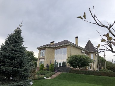 Продаж будинку та 18 соток землі