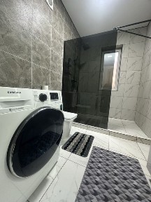 Новий сучасний будинок на Старому місті