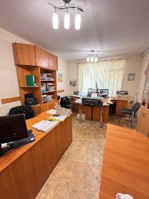 Продаж 3-х кімнатної квартири в центральному районі. Окремий вхід.