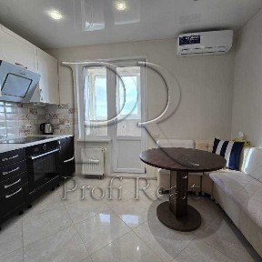 Киев, Ломоносова ул., 36А