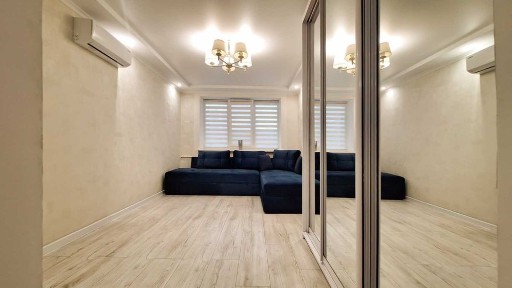 Продам двокімнатну квартиру з сучасним ремонтом. Проспект Миру 16.