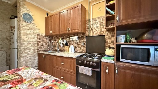 Продам 3-к р-н Північний другий поверх