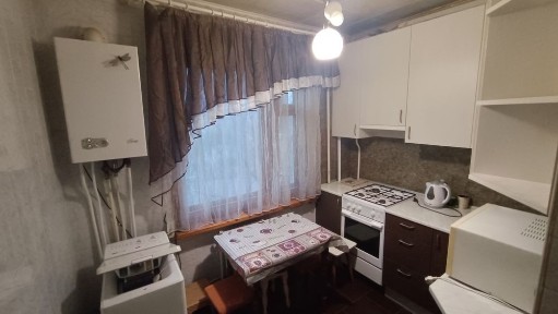 Продаж 2 кімнатної квартири з автономним опаленням в центрі Чугуєва