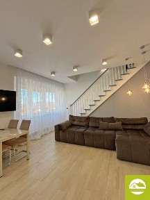 Продається крута велика трикімнатна квартира