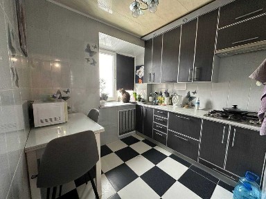 Продам комфортную 1-о комнатную квартиру адрес переулок Пилотов 1А.