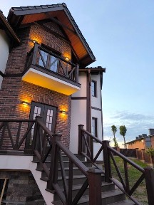 Продаж 255,8 м. кв, будинок-спарка, с. Виннички, частина будинку. Біля Л