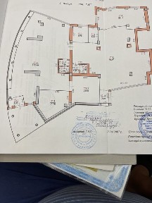 Продаж 1/2 комерційного фасадного приміщення, 310 кв. м