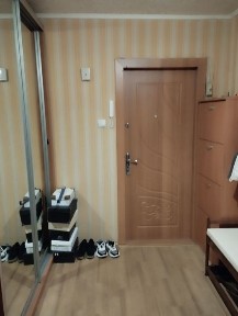 АН продам 2 х ком. квартиру, центр