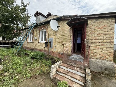 Продається житловий будинок в місті Бобровиця