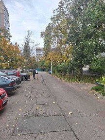 Трикімнатна квартира на Таїрова напроти ринка 