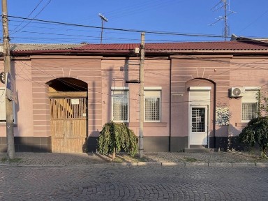 Продається комерційна нерухомість в центрі міста