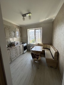 Квартира (двушка) посуточно возле Лавины