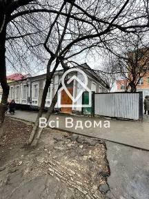 Продаж житлового будинку