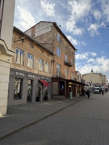 Комерційне примішення в центрі міста