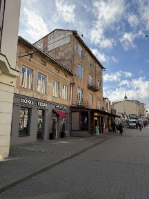 Комерційне примішення в центрі міста