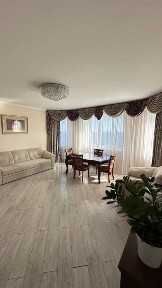 Двокімнатна квартира з панорамним видом на море у Чорноморську!