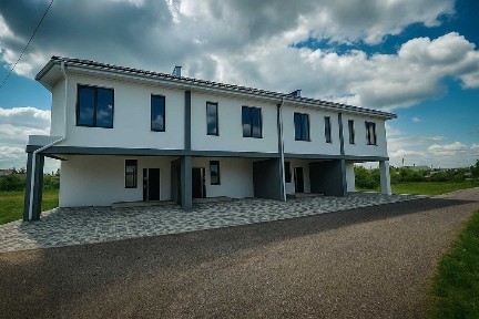 Таунхаус в 2 этажа с подвалом, Золотая горка, Зеленый гай, Еоселя