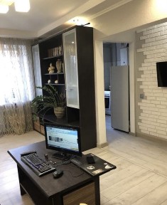 продам 2 кім з ремонтом та меблями