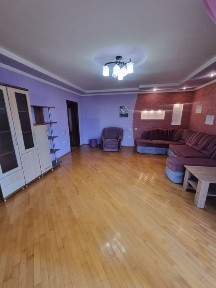 Продається 2 км квартира по вулиці Галицька!