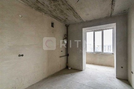 Продається простора 3-кімнатна квартира площею 86,3 кв. м