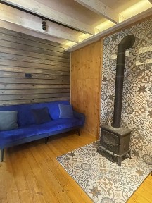 Затишний будинок біля лісу, водохранилища