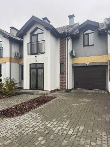 Великий таунхаус для сім'ї в Погребах (Київ) 124 м²