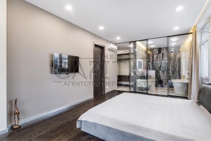 Сучасна квартира площею 86 м2 в ЖК 