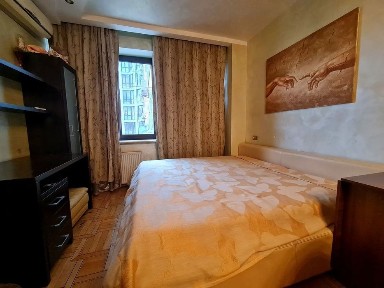 Оренда 2 кім 80 кв. м центр Цирк Дмитрівська вул Павлівська 17