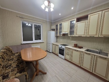 Велика однокімнатна з дешевими комунальними