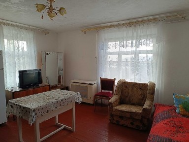 Здається 1-кімн. житло р-н 12школи, туалет та вода в дворі для 1хлопця