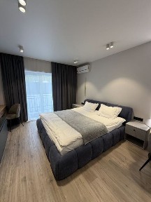 Подобова оренда. Завжди є світло