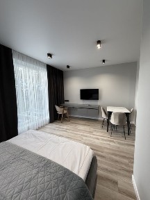 Подобова оренда. Завжди є світло