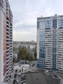 Срочно! Продам квартиру в ЖК <a href='/newbuilding/6875/view/zk-cetyre-sezona'>Четыре сезона</a>