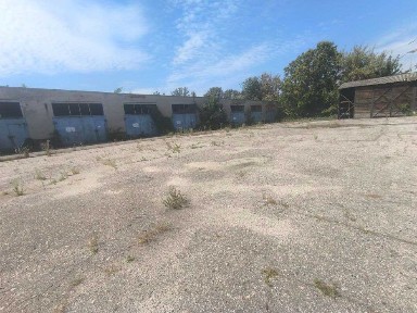 Продається комерційне приміщення (колишнє СТО)