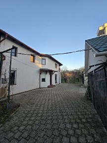 Оренда будинку біля центра.