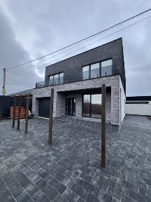 Продається сучасний двоповерховий будинок