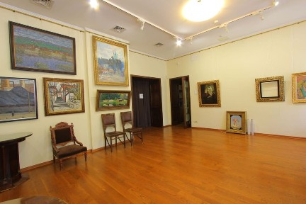 Продам Фасадне приміщення в Центрі міста за адресою вул. Кудрявська 8а