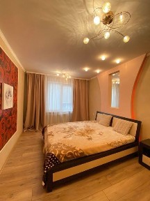 Простора 2к Космос, є гардеробна, вул. Романтична