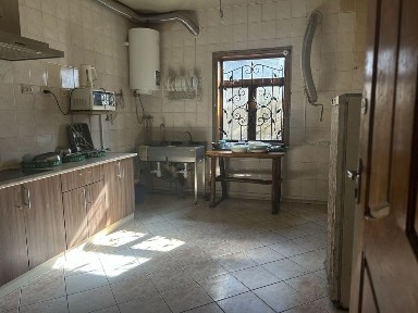 Продаж ділянки та приміщення під бізнес