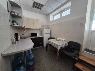 200м2 центр магазин дитячого одягу, іграшок з товаром