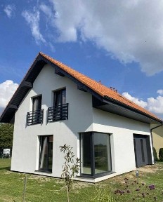 Двоповерховий будинок з ремонтом під чистову