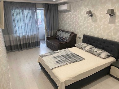 Квартира посуточно. В центре города. С ремонтом. Район больницы Пирогово